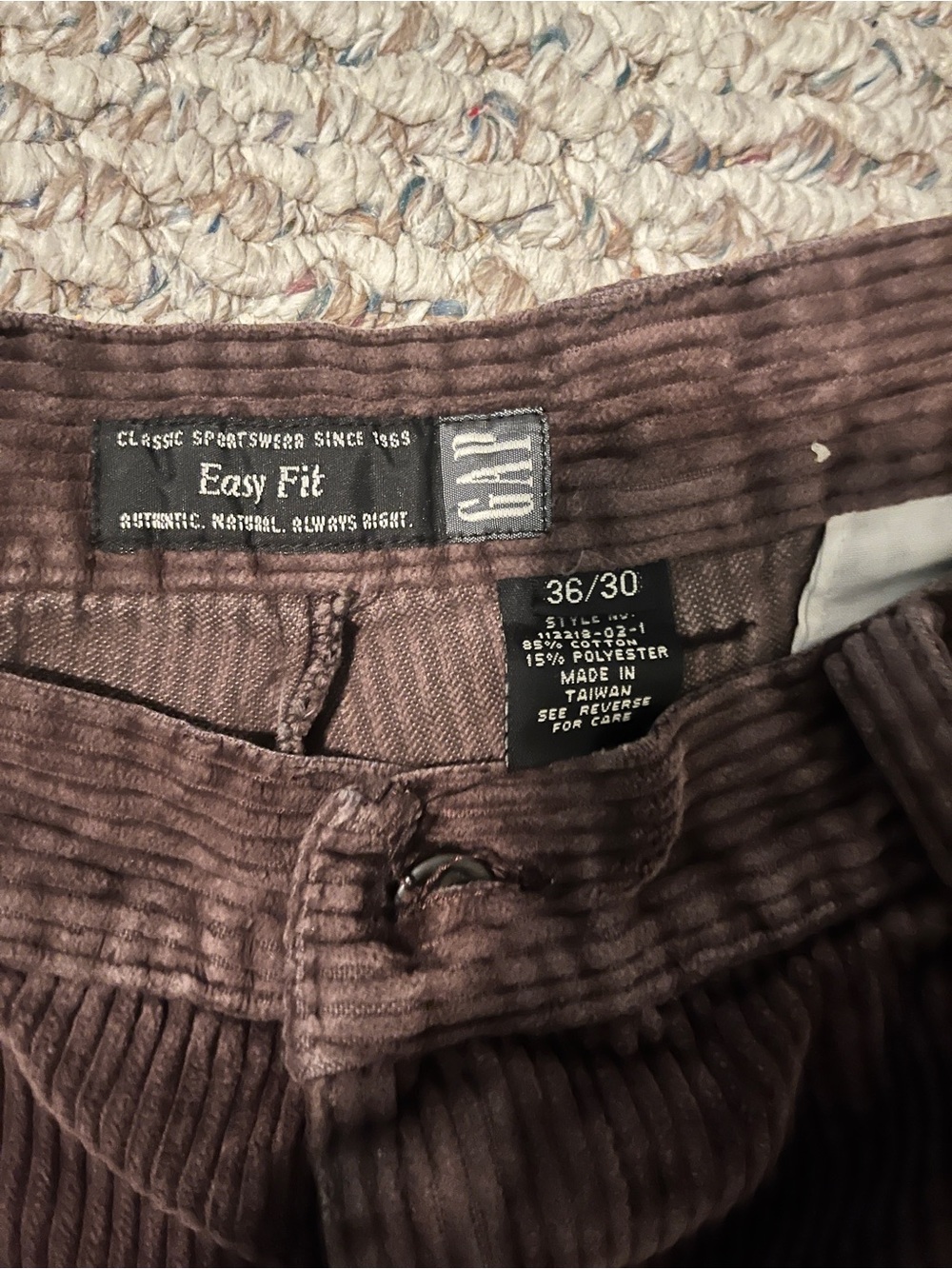 Vintage GAP Easy Fit Men’s Corduroy Pants in Dark Brown
